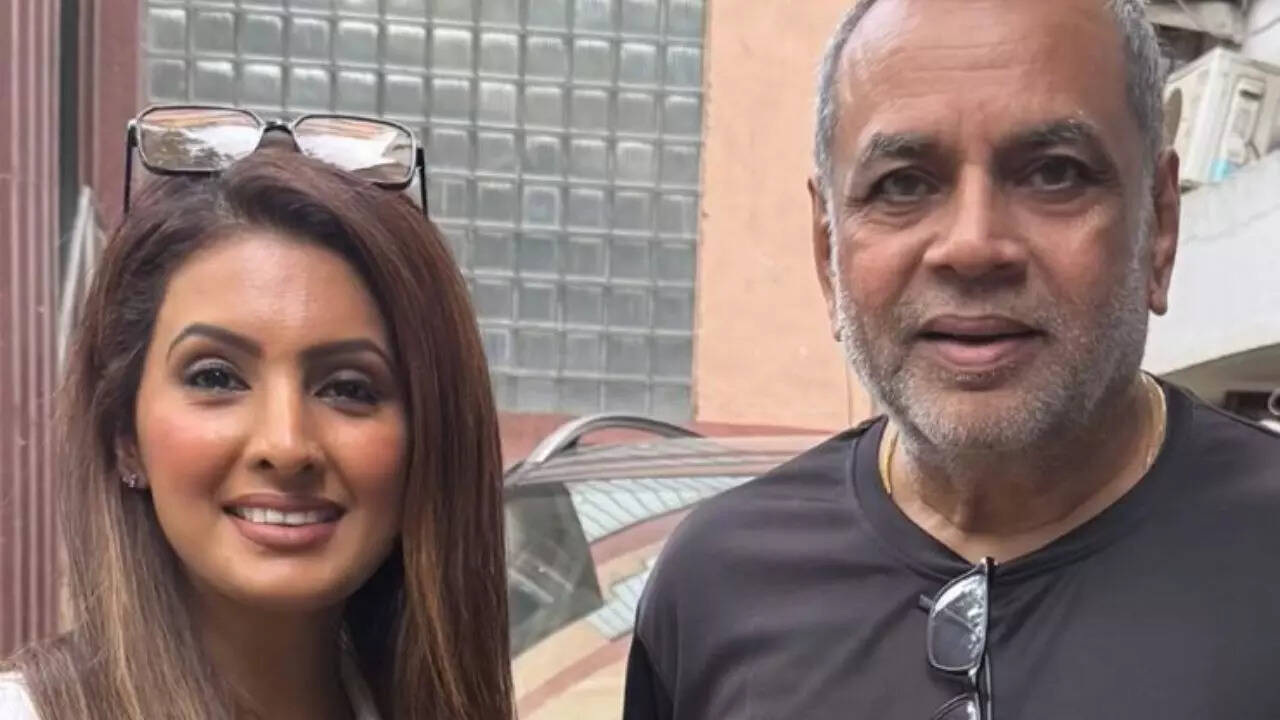 Geeta Basra shares fan moment with Paresh Rawal