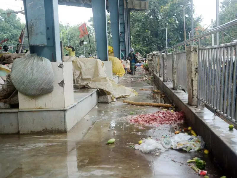 Ranchi vendor markets sinking under choked drains, unhygienic surroundings, & poor infra
