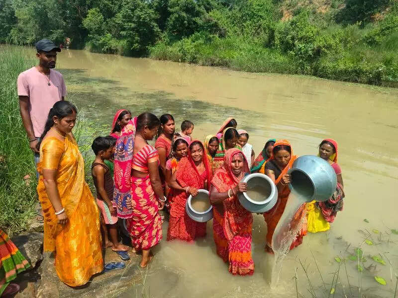 Sand mining continues in Bokaro
