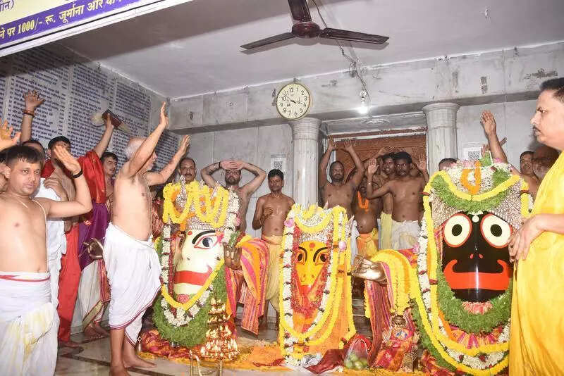 Devotees gather at temples in numbers to witness Debasnan Purnima in state