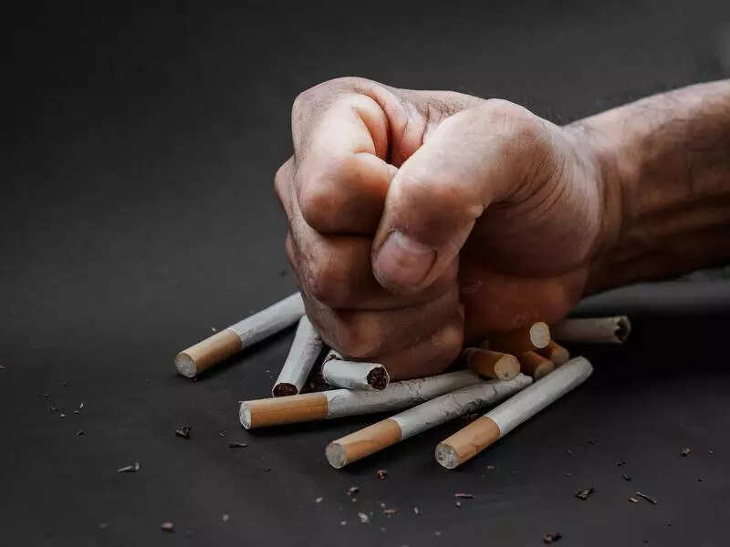 1k fine for smoking in public, hookah bars banned in state
