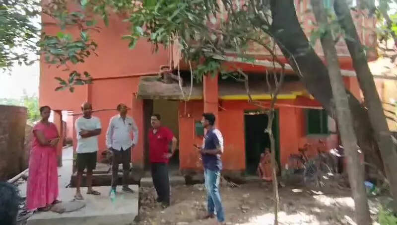 Man kills wife, child, survives suicide attempt