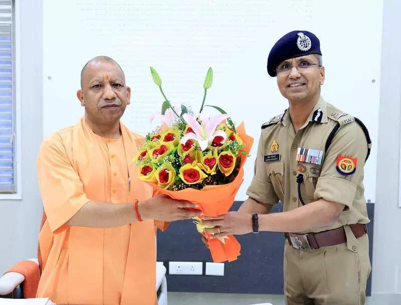 Former police commissioner gets DG rank