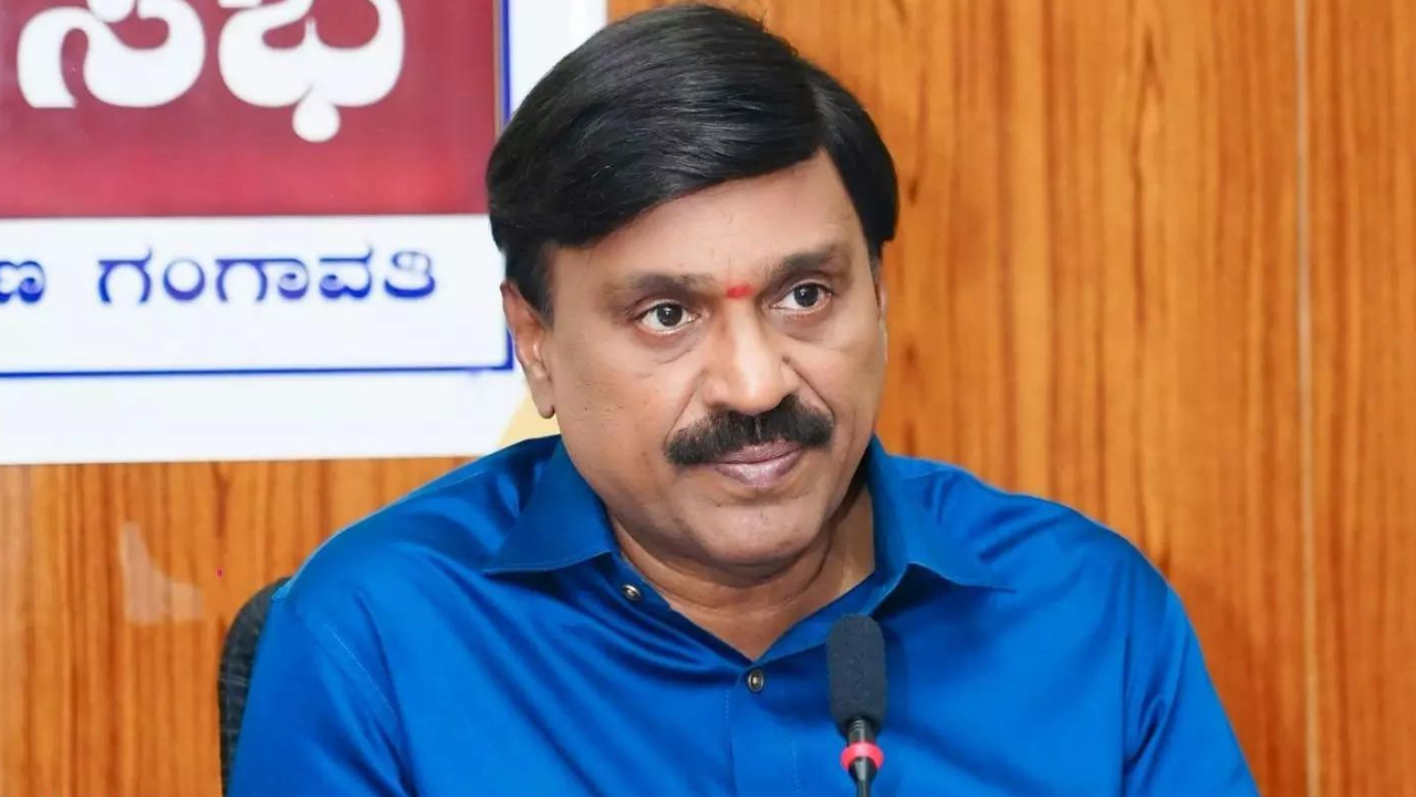 HC suspends Karnataka ex-mantri Reddy’s conviction, sentence