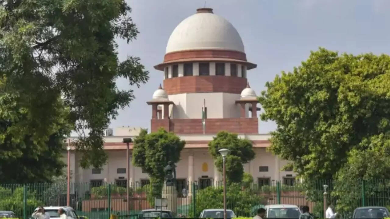 SC refuses to quash cheating case against senior advocate: 'Shocking! you acted like a broker', it says; rejects plea to refund