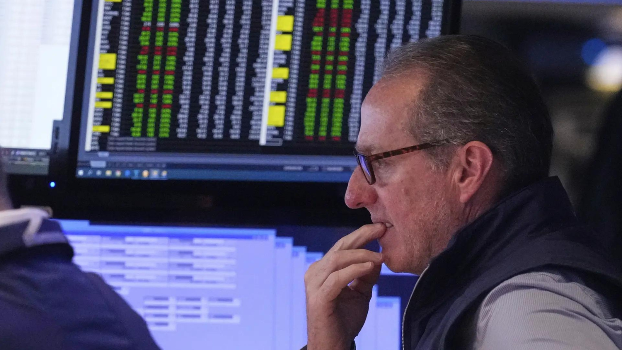 US stock markets today: Wall Street dips as Boeing sinks after London-bound Boeing 787 Dreamliner crash, soft inflation lifts Fed cut hopes