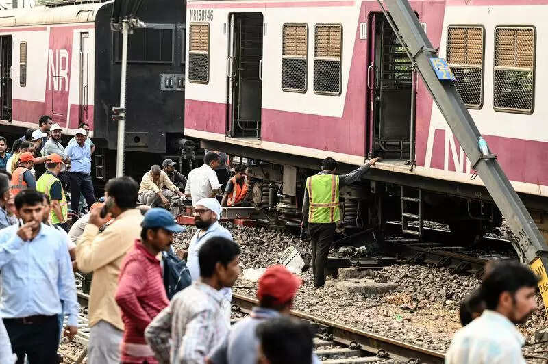 Train From Nizamuddin To Gzb Derails In Delhi, No One Injured