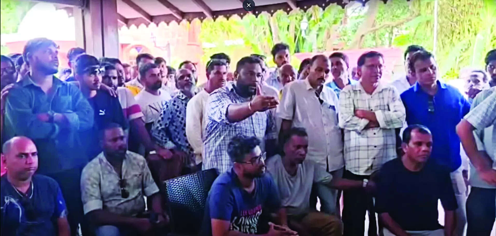 Arolkar says he is backing taxi operators