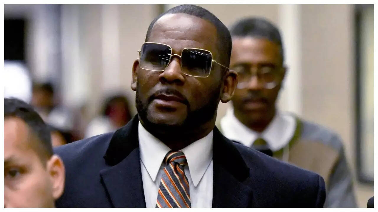 R Kelly seeks Presidential pardon from Trump