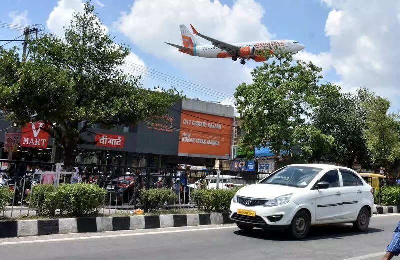 Crash sparks fear among residents near city airport