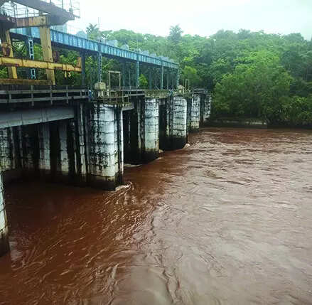 Turbidity of the Khandepar swells after downpour rage