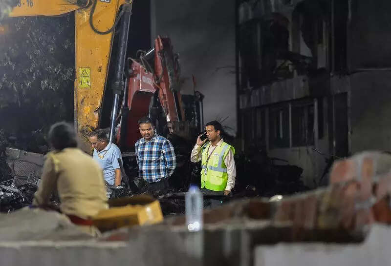 Civic body deploys 24/7 teams, heavy machinery to clear debris