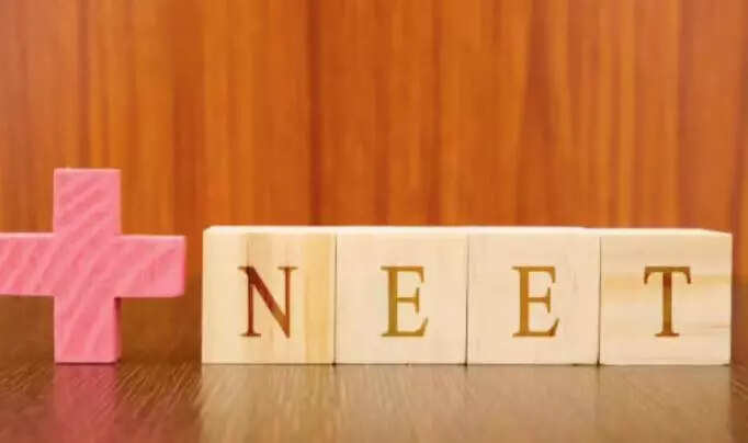 2 from govt school score above 500 marks in NEET