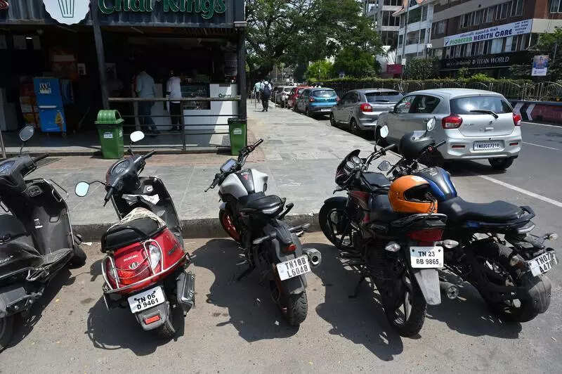 100 traffic marshals to curb encroachments and double parking menace in Anna Nagar