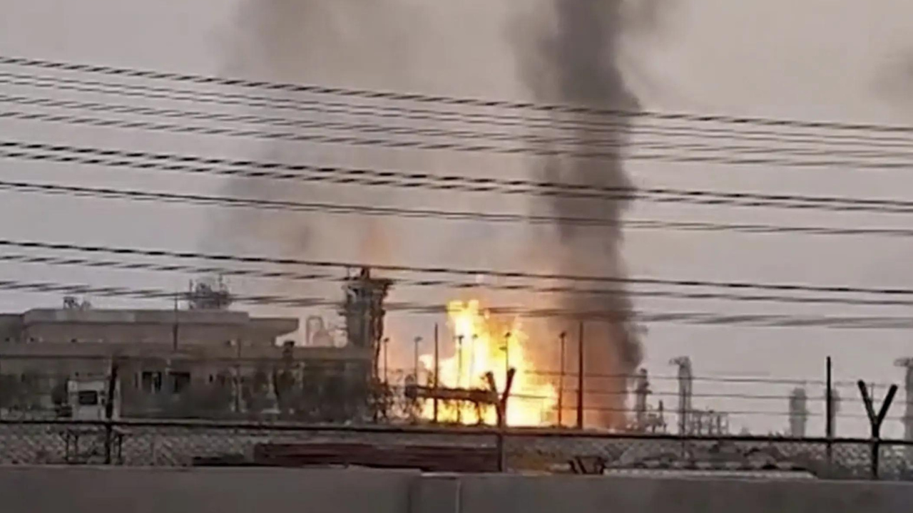 Refinery at Iran's giant gas field struck