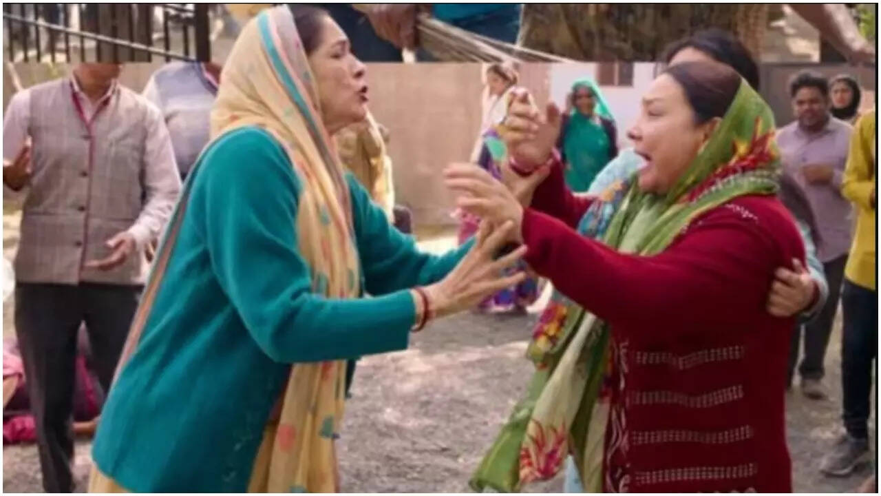 Neena Gupta shares sneak peek of 'Panchayat Season 4'