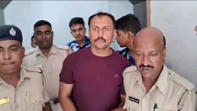 BSF constable guns down senior after argument in Murshidabad