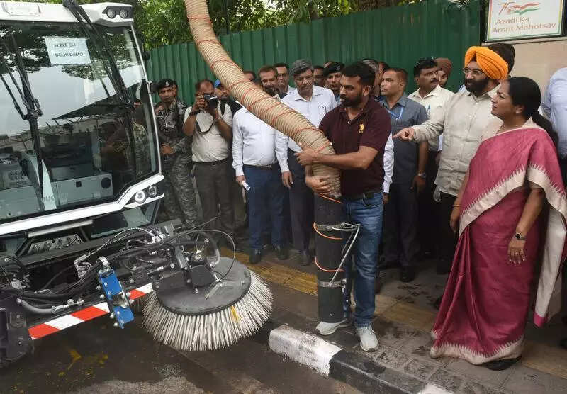 Govt Plans Mechanical Sweep Of Bad Air Woes