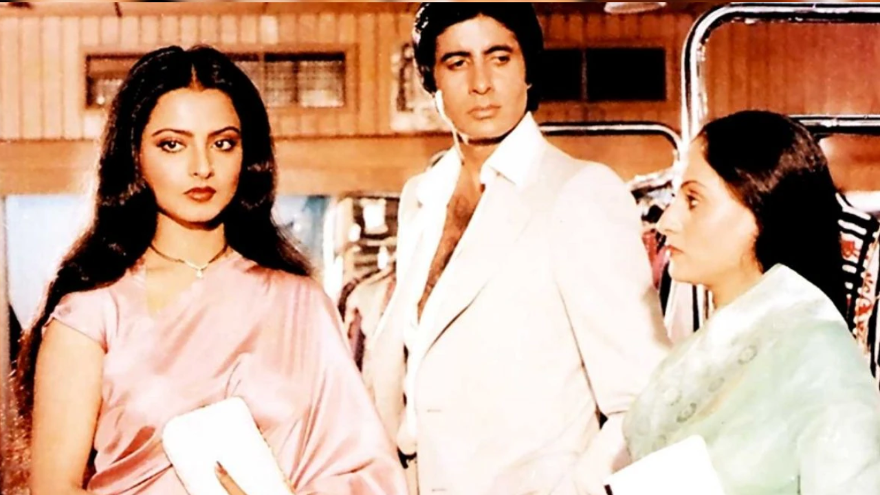 When Rekha's brief chat with Big B made Jaya cry