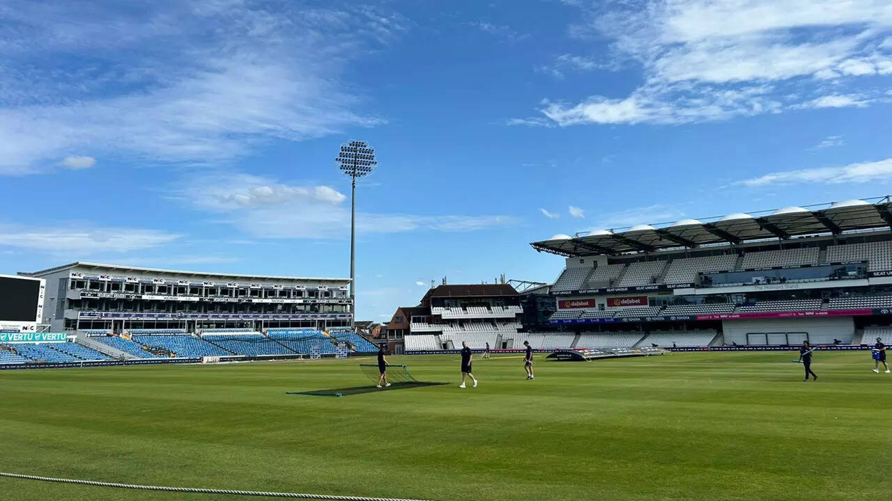 Leeds Test: 'It's hot' - Gill and Co might feel at home in dry English summer