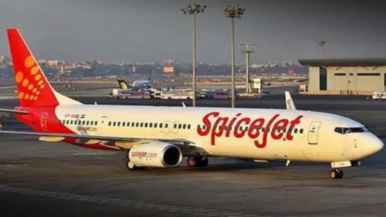 Hyderabad-Tirupati SpiceJet flight returns shortly after takeoff due to technical snag