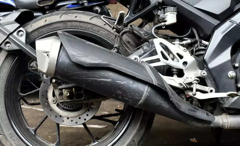Kol, Bidhannagar cops crack down on bikes without silencers