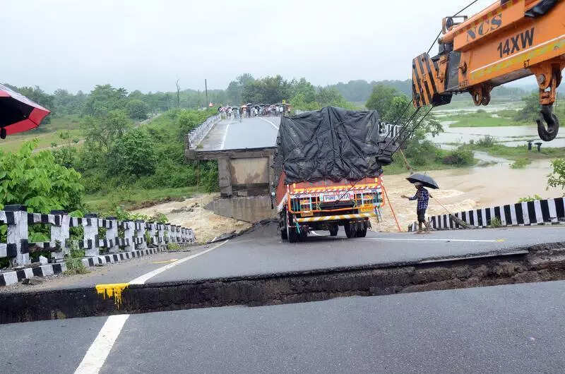 Road link to Odisha severed after bridge over Khunti river caves in