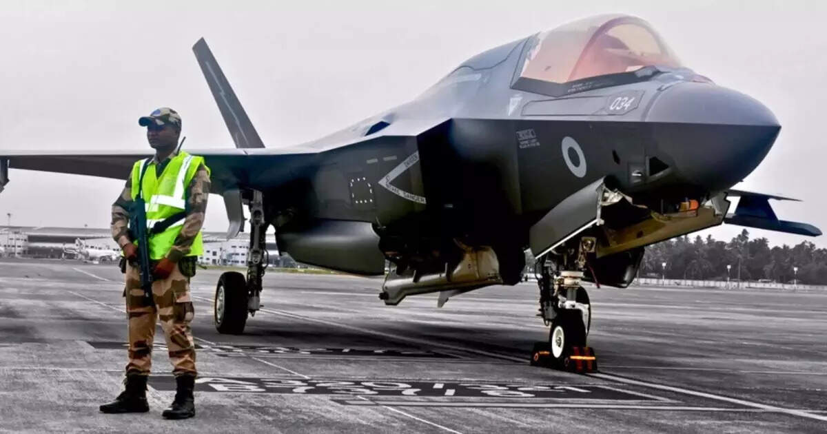 UK Royal Navy F-35B could not fly back after hydraulic failure; fighter jet may return via military transport plane: Defence official