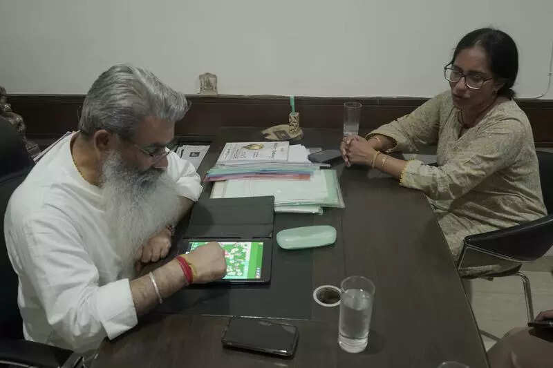 Poll-weary Ashu catches up on sleep, family