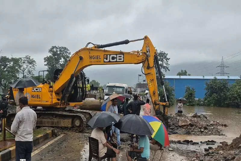 Traffic on NH-33 remains disrupted second day in row