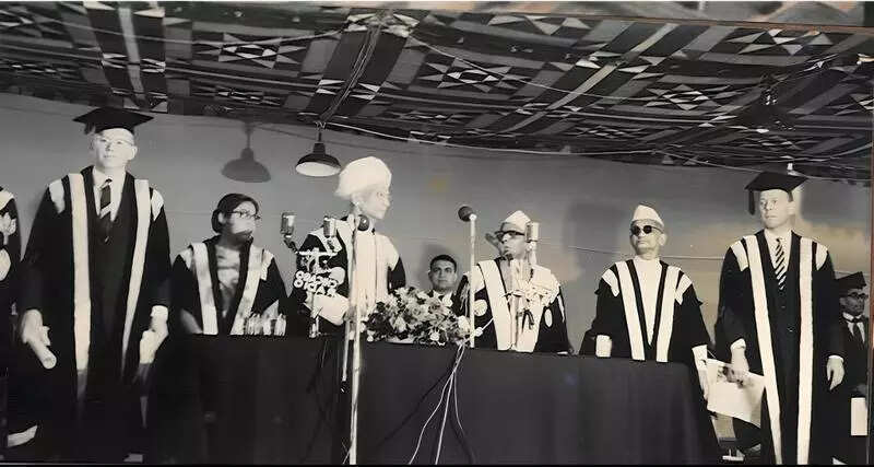 When Dr Radhakrishnan gave away degrees under tent at IIT-Kanpur