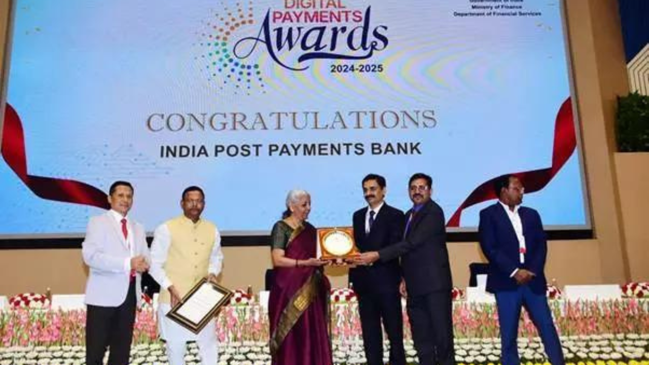 Digital push: India Post Payments Bank bags FinMin’s 2024‑25 Digital Payments Award; tops DFS index among payments banks