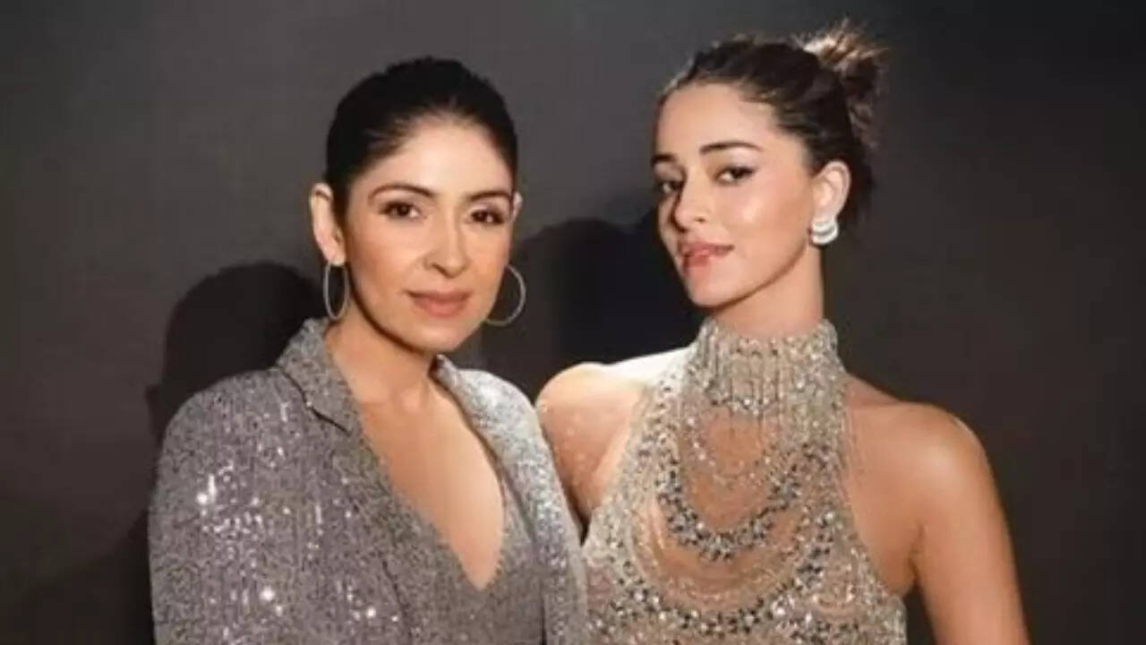 Ananya sends kisses to mom Bhavana on her birthday