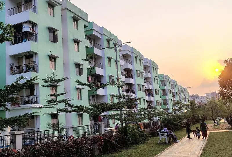 Plan to allot houses on priority to urban poor lodged in transit houses