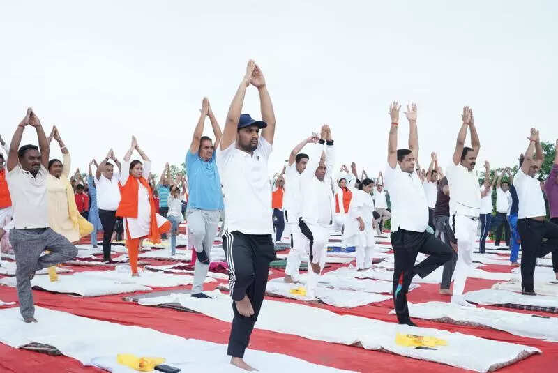 Yoga day: Garhwa joins celebrations