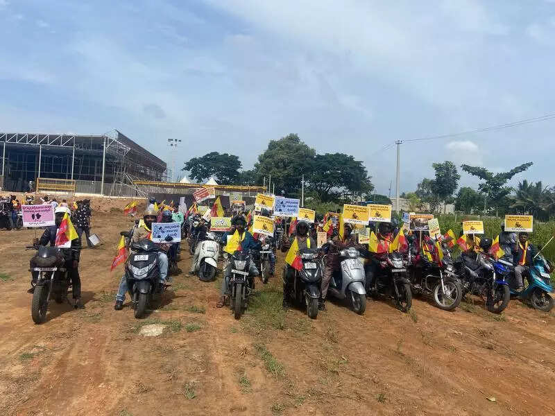Left jobless, Karnataka bike-taxi captains urge govt to allow operations