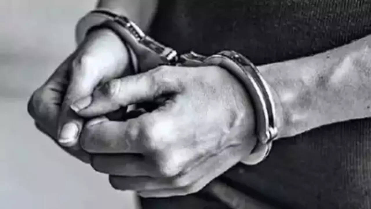 IIT-B trespasser attends classes, stays in hostel