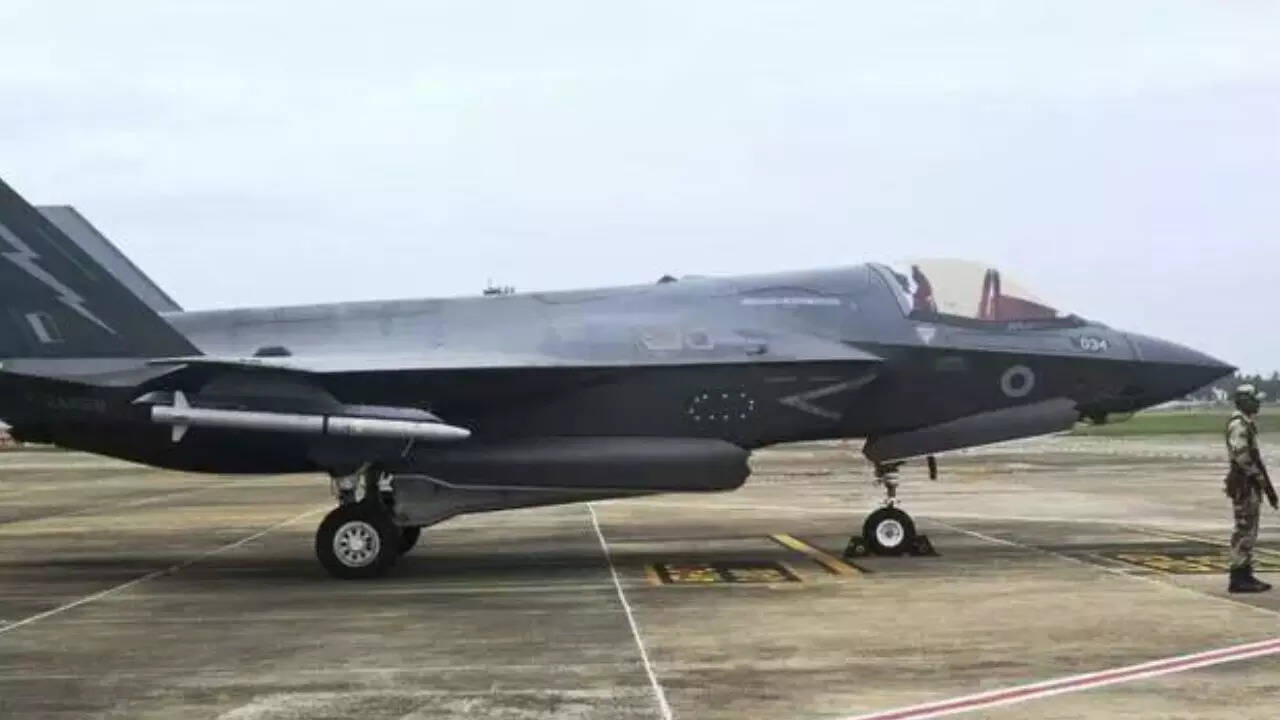 Royal Navy F-35 jet stuck in Kerala for 7 days: Repair teams fail to fix hydraulic issue; here’s what may happen next