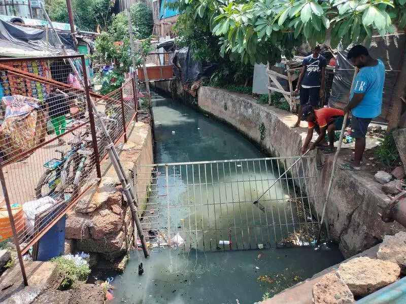 HC directs CMC to stop manual drain cleaning