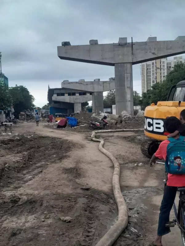 Only 30% of Ganesapuram flyover ready after two years