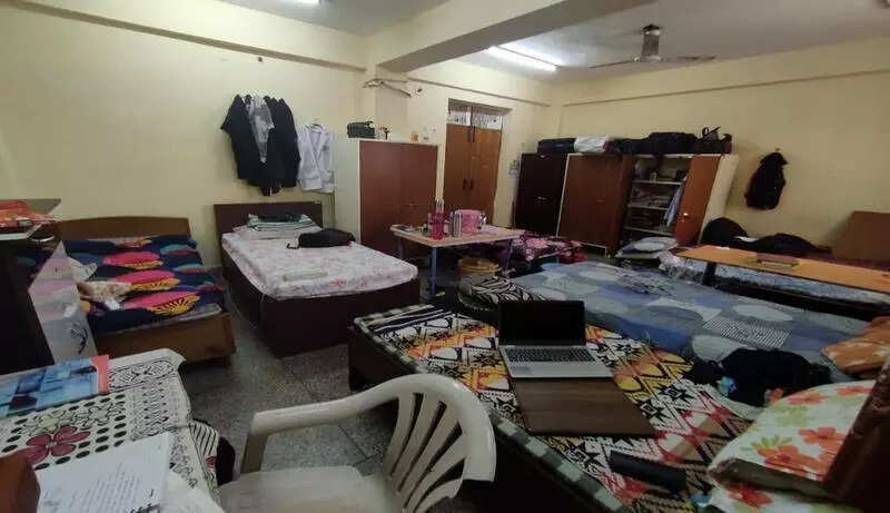 CM Orders Anti-Encroachment Drive, Hostel Revamp At MAMC