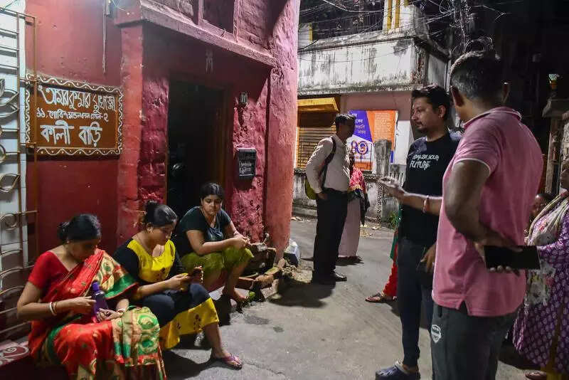 54-year-old runs amok with KMC dumper, kills sr citizen