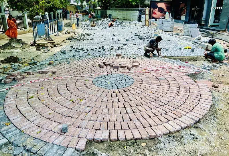 Work on Khader Nawaz Khan pedestrian plaza gathers pace