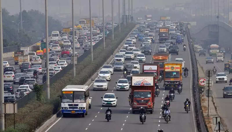 Lane jumping tops traffic fines in Gurgaon this year, police say major cause of accidents