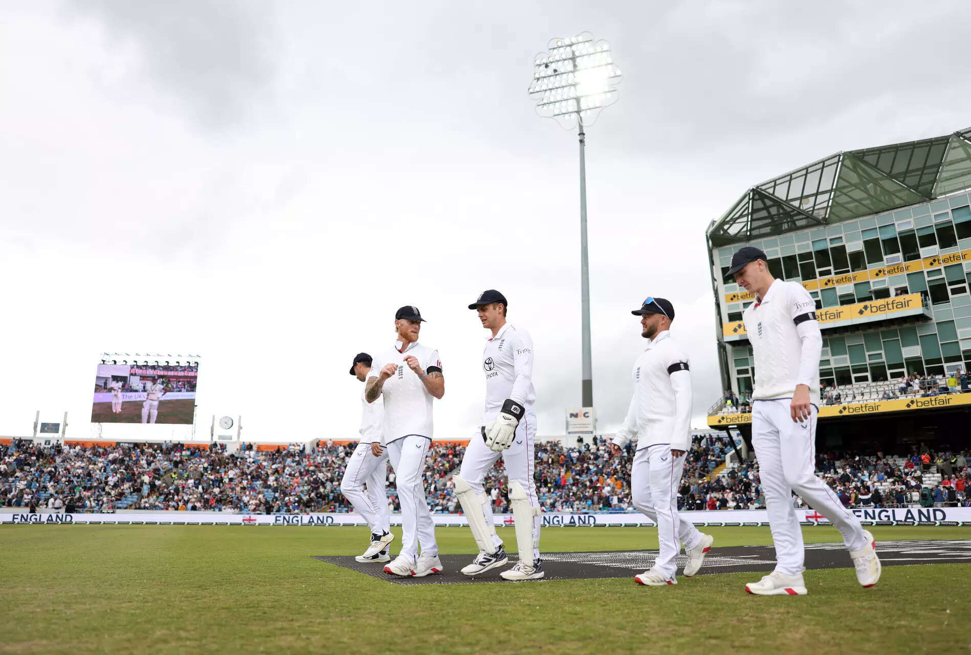 England handed massive boost in bowling attack; 150+ kmph pacer joins squad