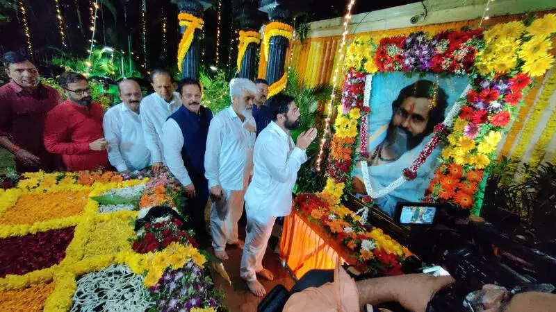 Maharashtra Dy CM Eknath Shinde announces memorial with king-size statue of mentor Anand Dighe in Thane