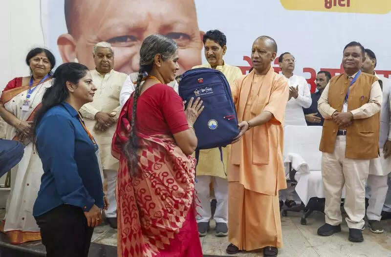 Set up watchtowers, camps along Kanwar route: CM Yogi