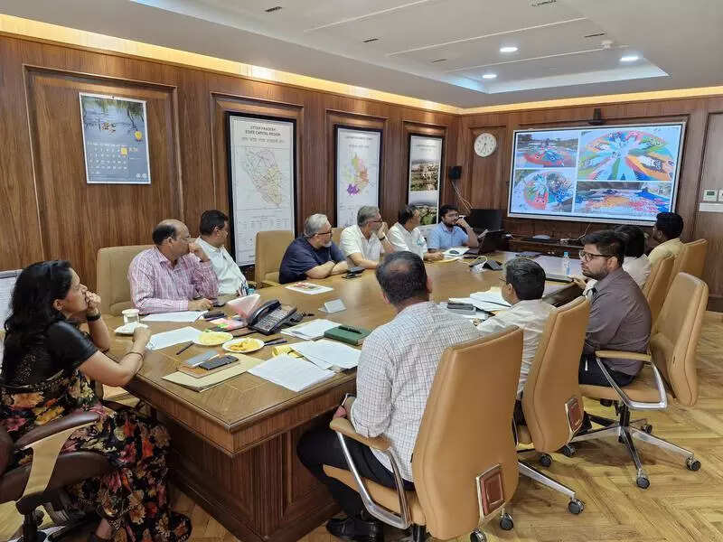 LDA moots widening of road near Residency for food vending zone