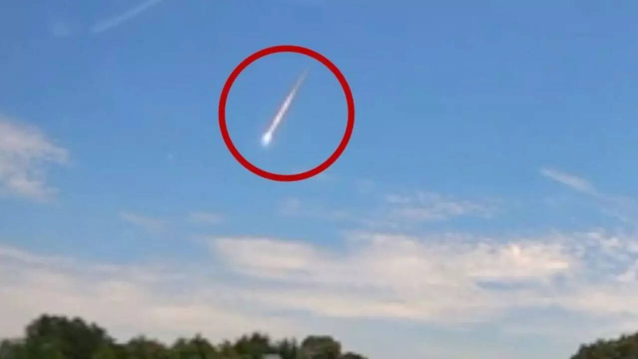 Fireball comet seen streaking across sky over Southeastern US, crashes into Georgia home