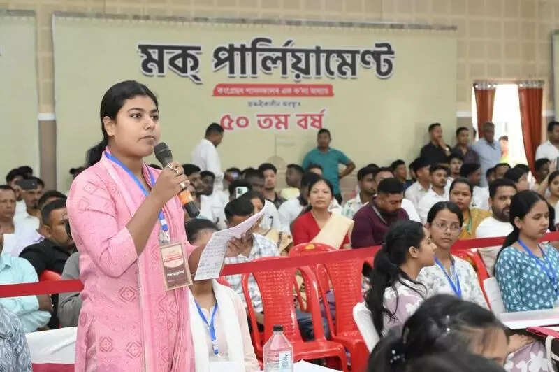 Union min Sonowal criticises Congress for Emergency